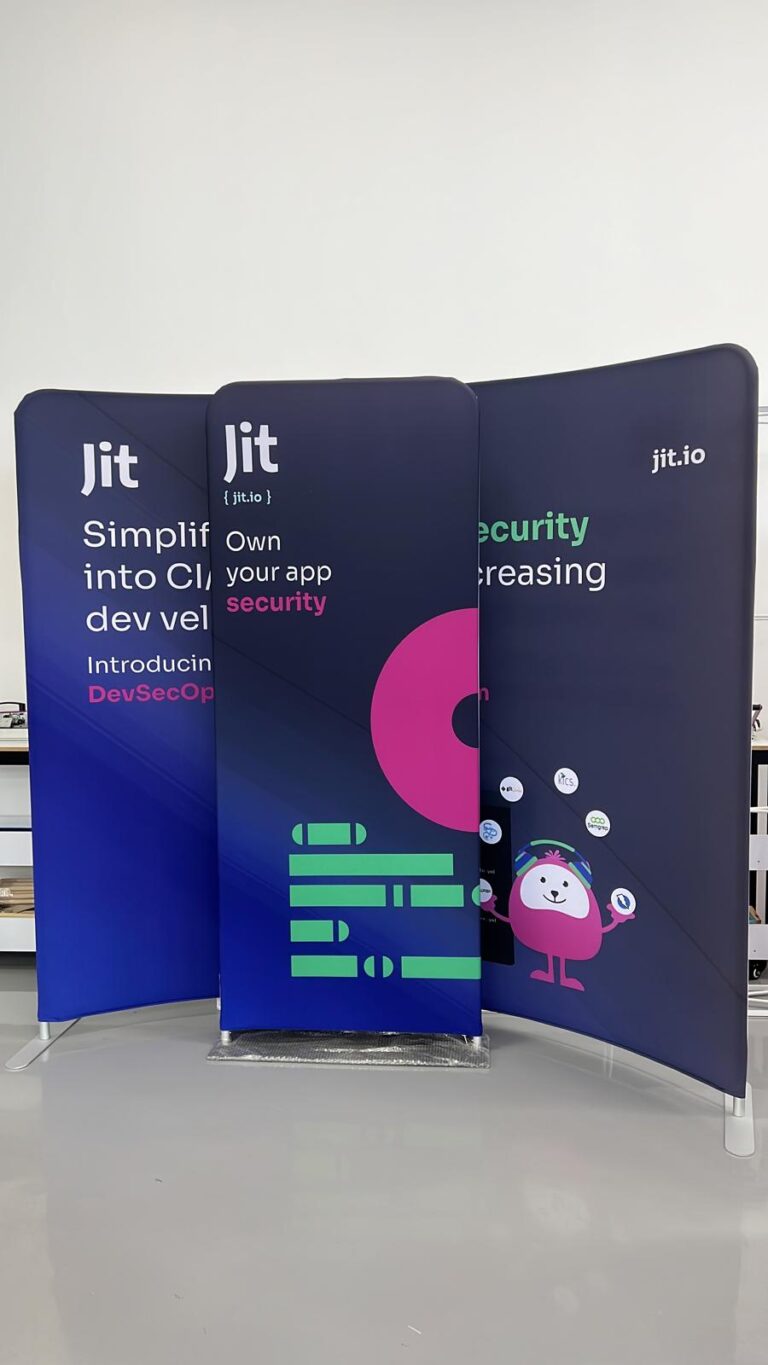 Easy-Shape Display — ביתן בד מואר