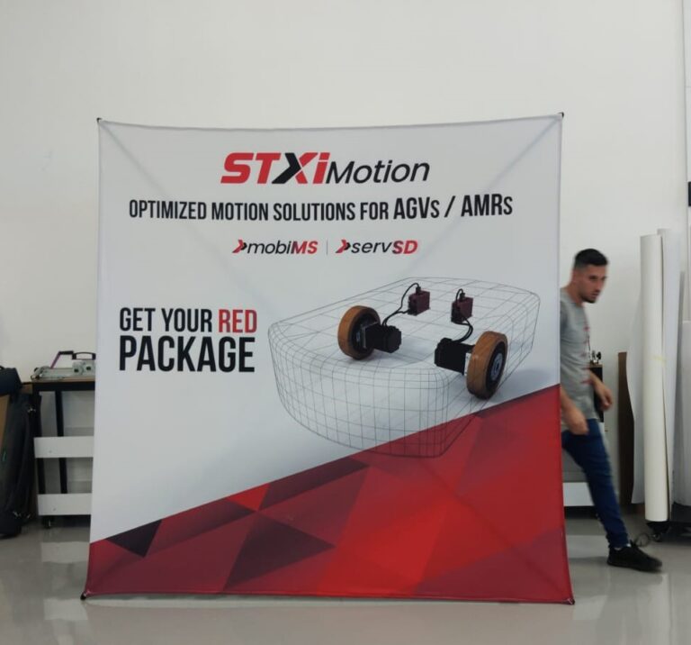 ShowFlex Display — מתקן בד מתפתח כמו מטרייה